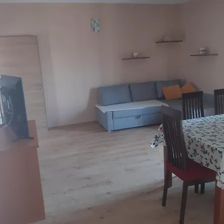 Luka Apartament *